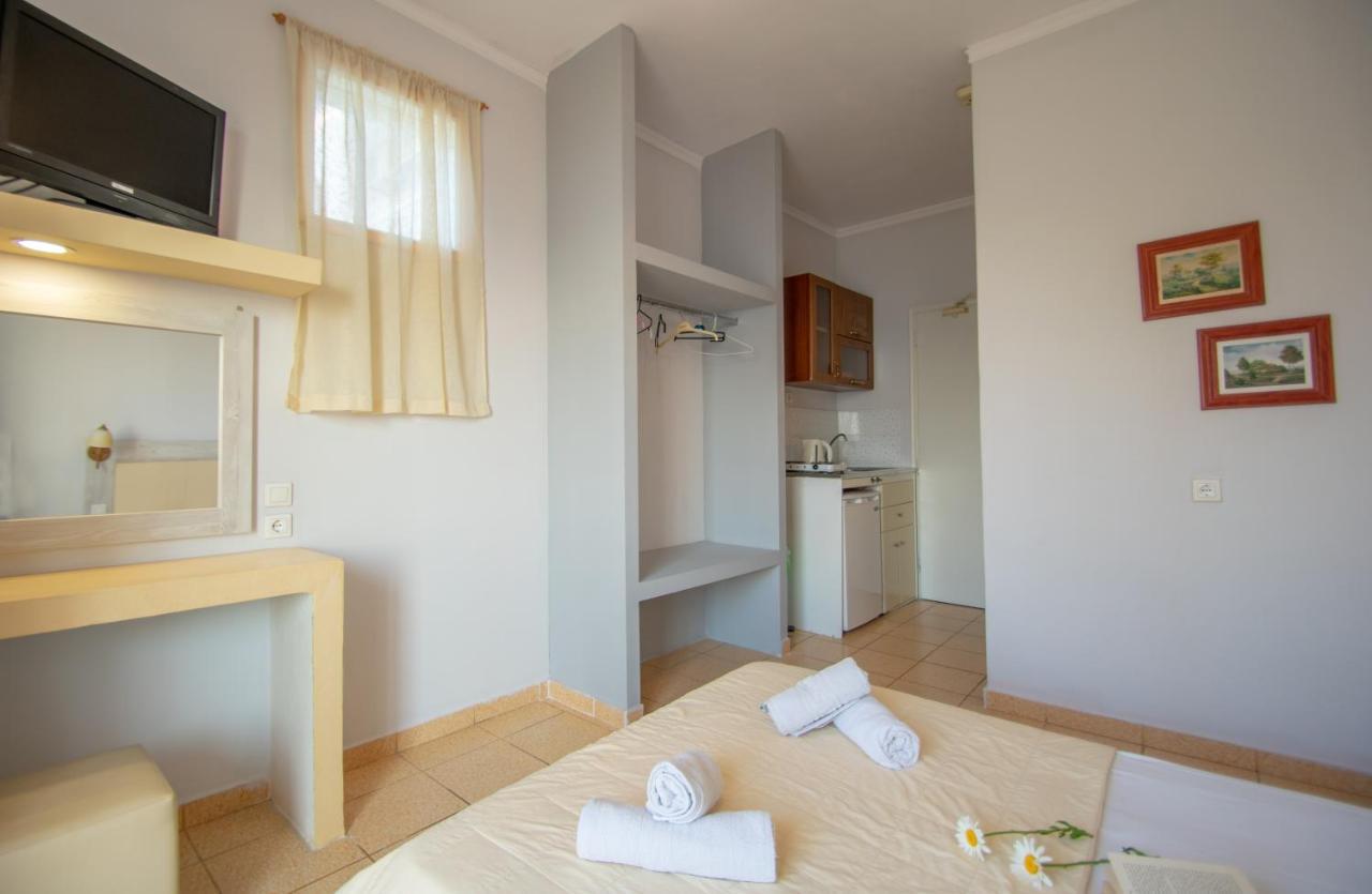 Agoulos Beach Hotel Аргаси Екстериор снимка