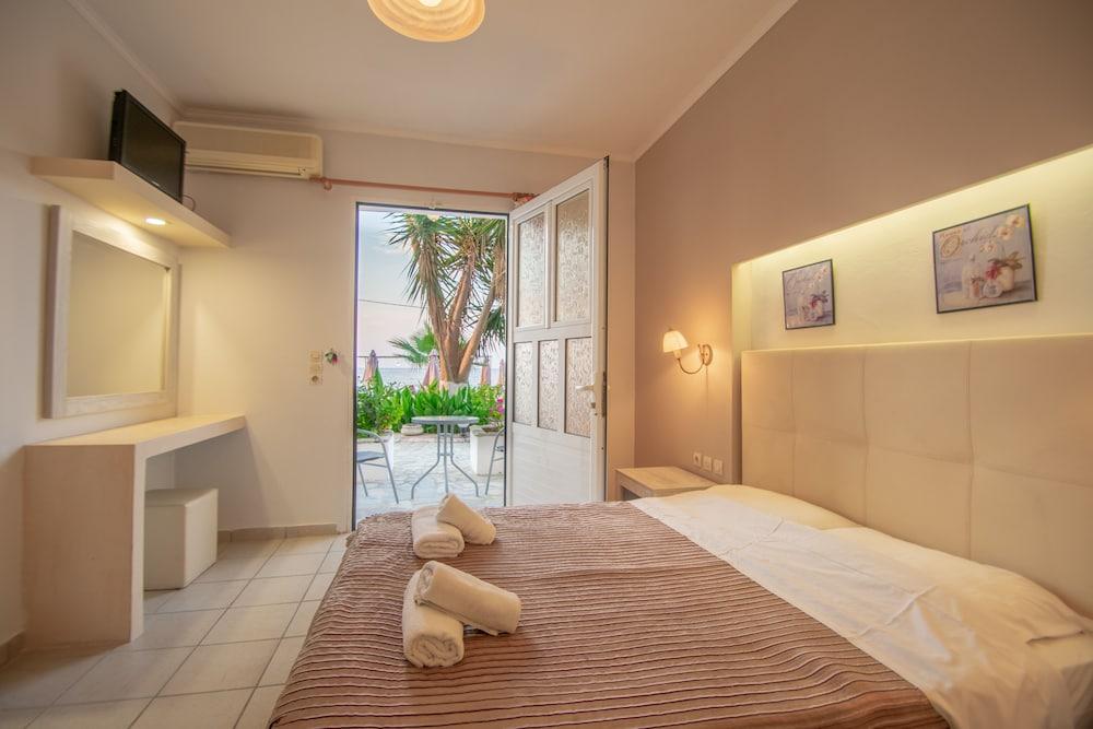 Agoulos Beach Hotel Аргаси Екстериор снимка