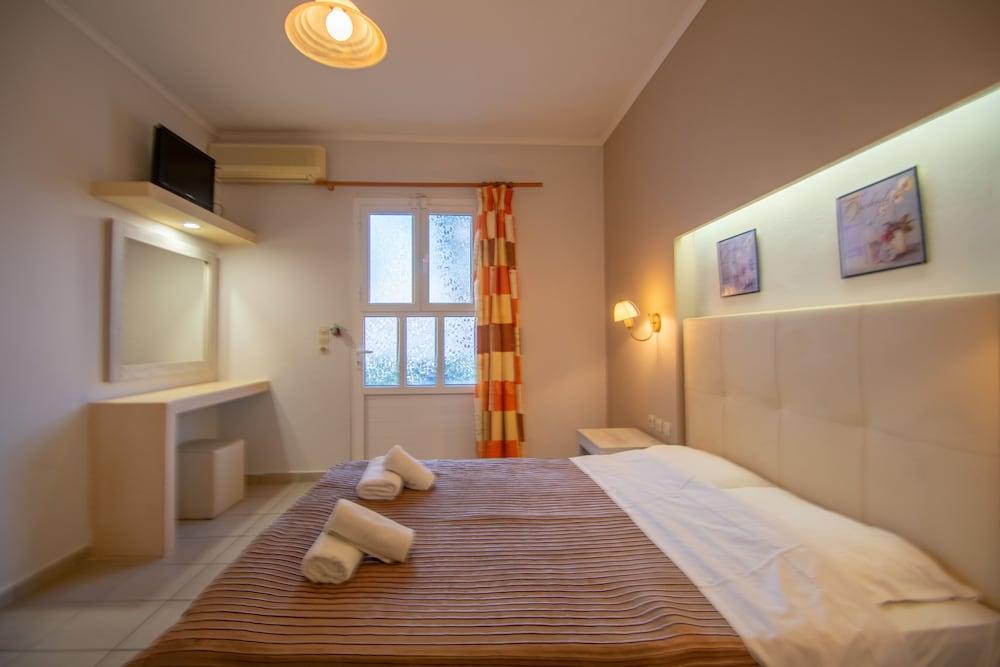 Agoulos Beach Hotel Аргаси Екстериор снимка
